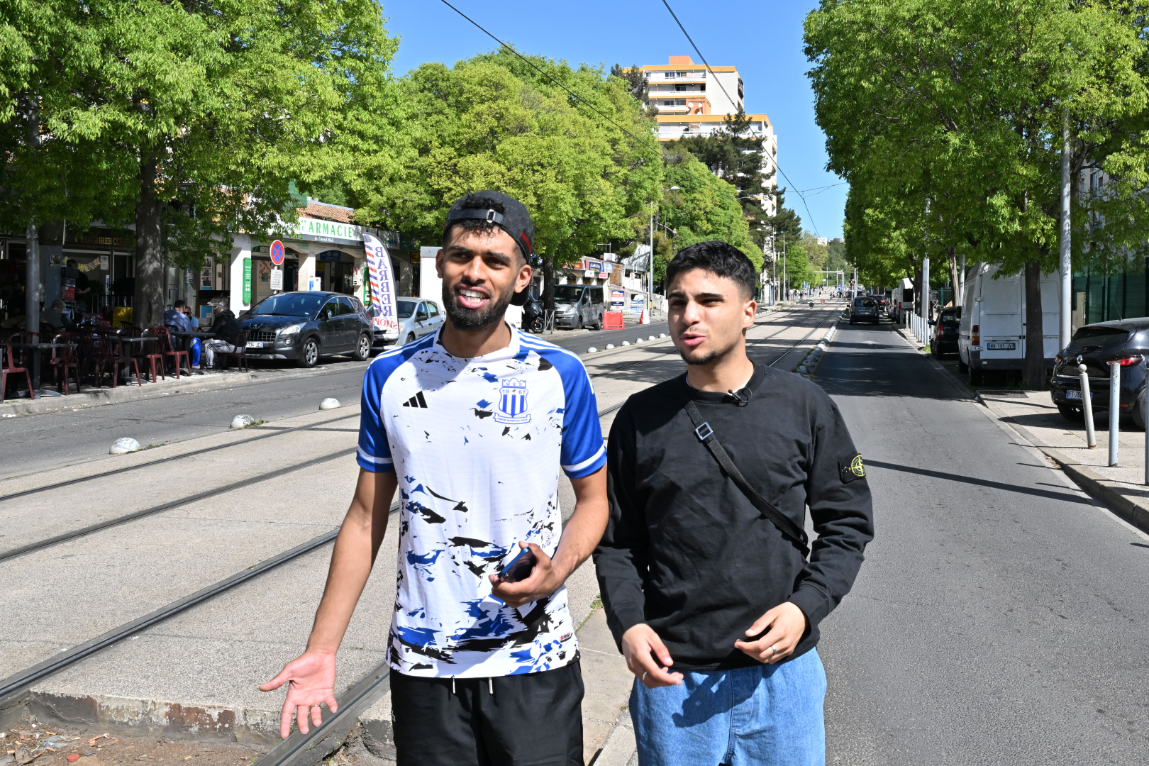Aymen, formateur, et Feris, cofondateur de Banlieues Climat, sur le Gand Mail de la Paillade