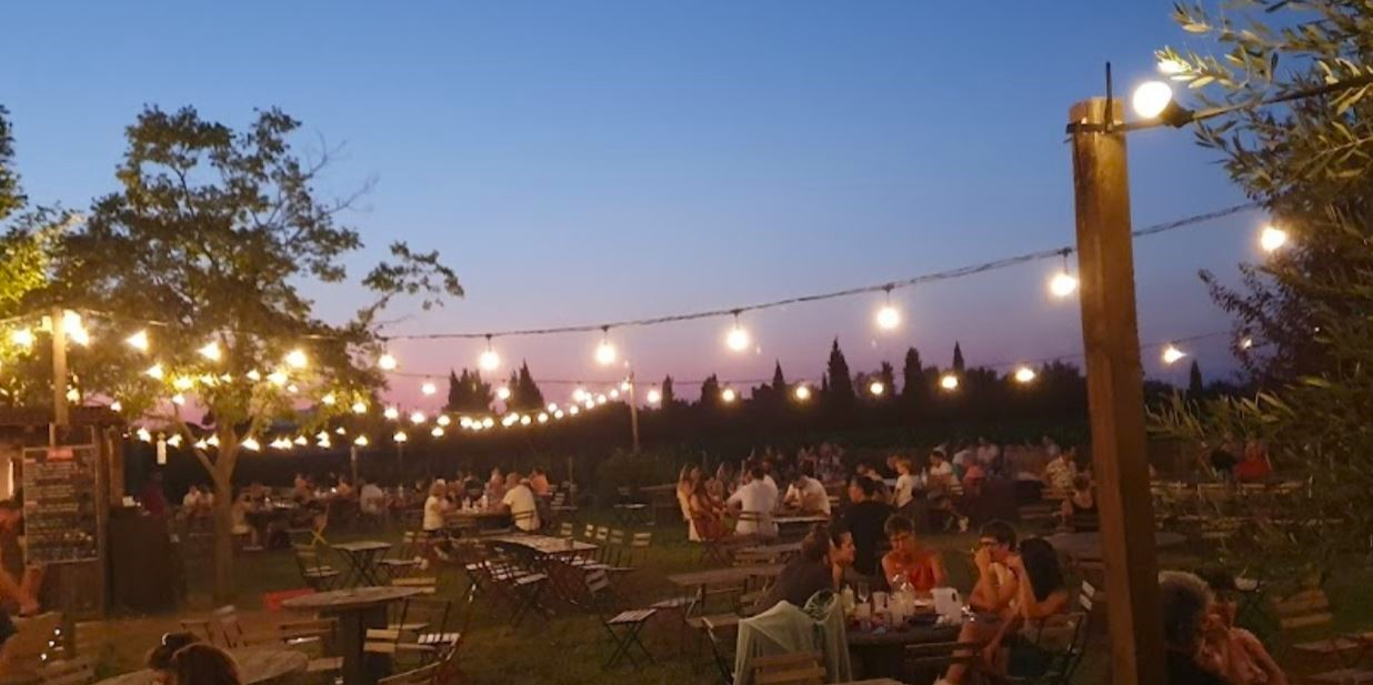 Ambiance soirée guinguettes au Domaine Massillan