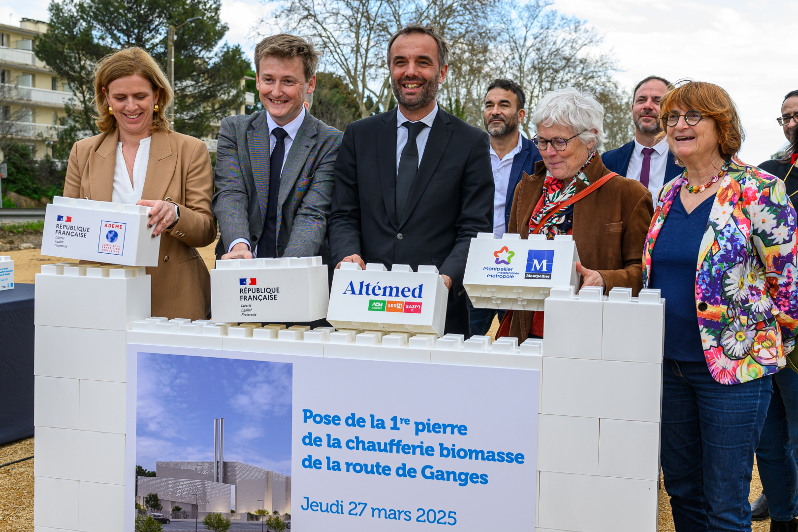 Pose de la première pierre de la chaufferie