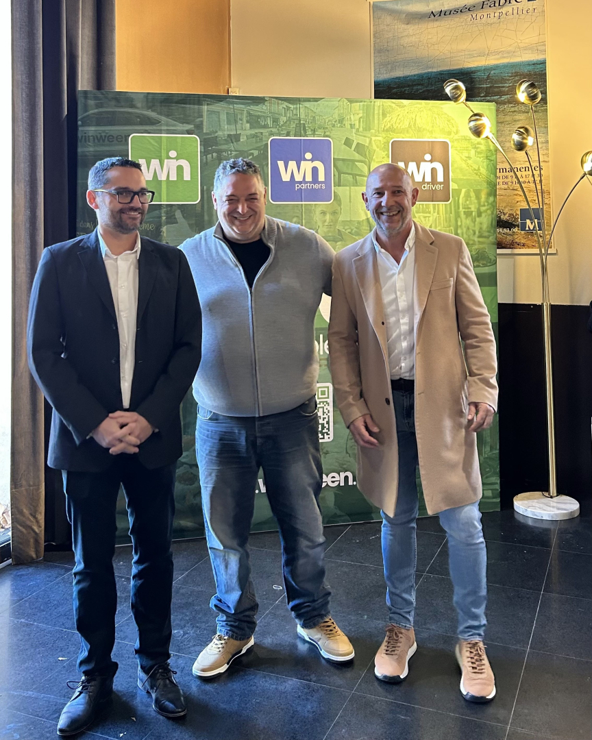 Quentin Gallea, Abdallah Najah, David Ducourneau les associés fondateurs lors du lancement de l'application Winween, panneaux